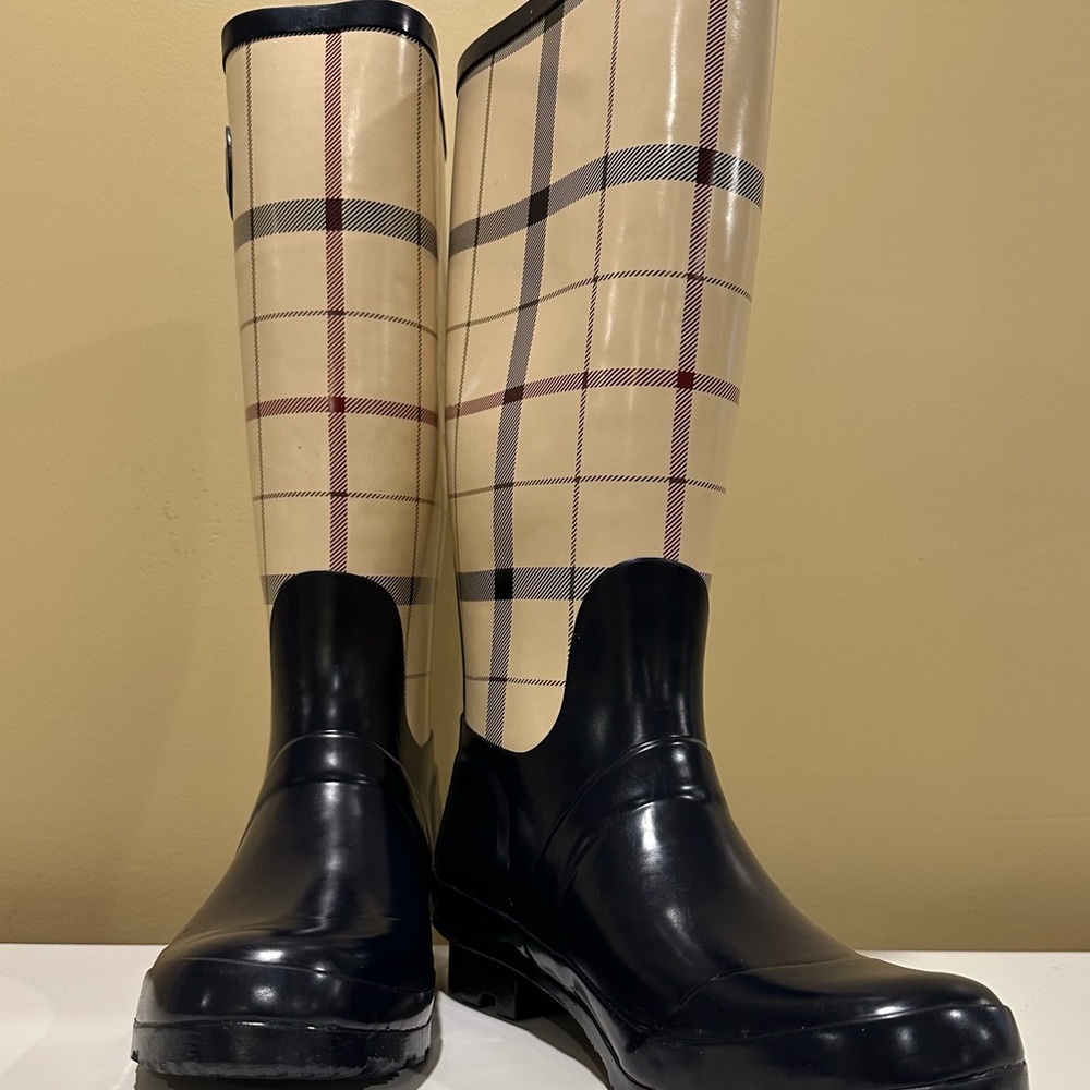 Talbots Black and Cream Plaid Rain Boots